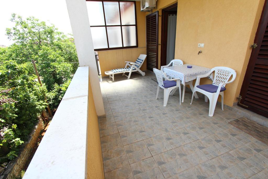 Apartments Lora روفينج المظهر الخارجي الصورة