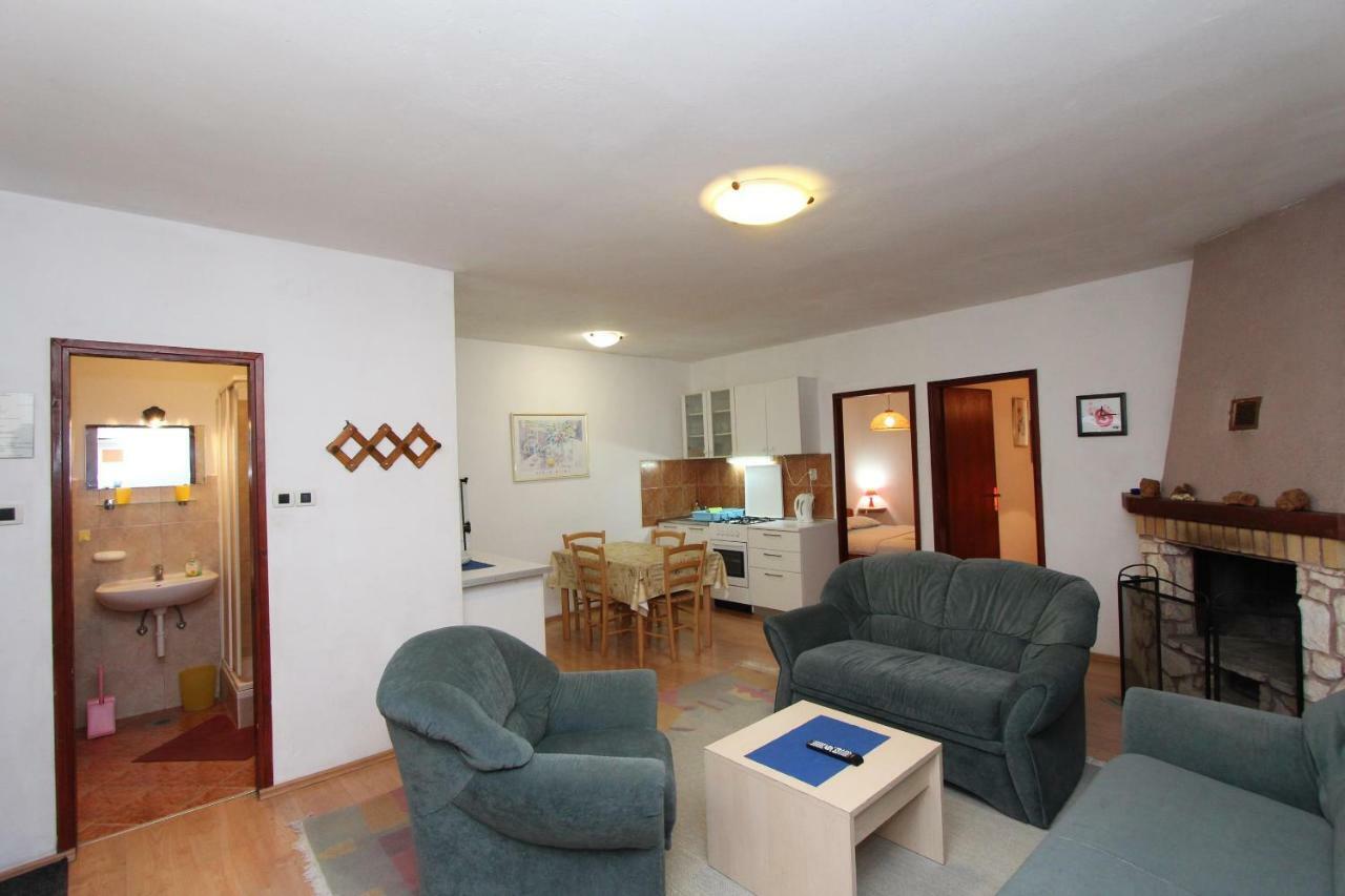 Apartments Lora روفينج المظهر الخارجي الصورة