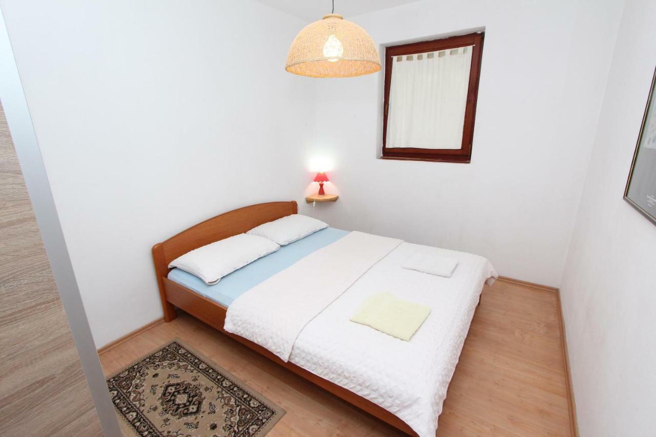 Apartments Lora روفينج المظهر الخارجي الصورة