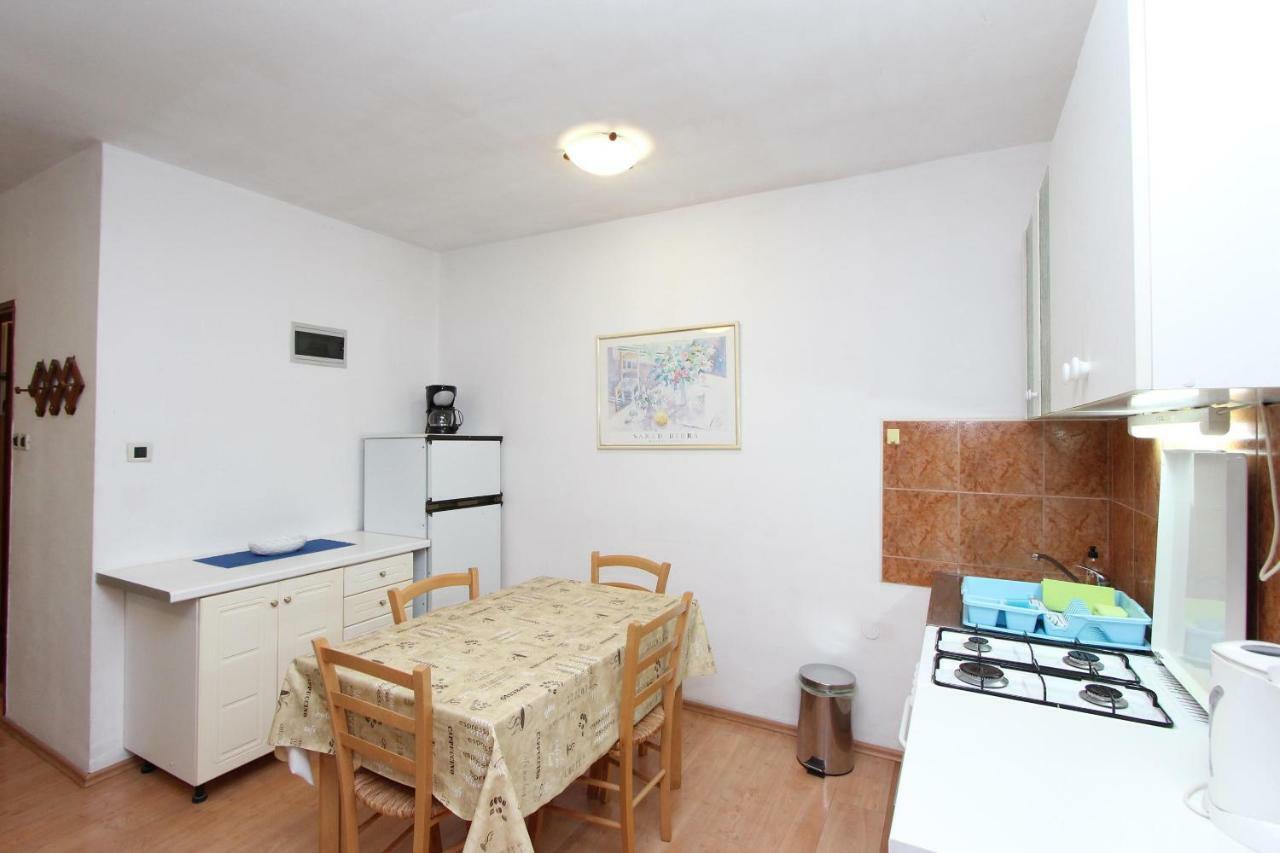 Apartments Lora روفينج المظهر الخارجي الصورة