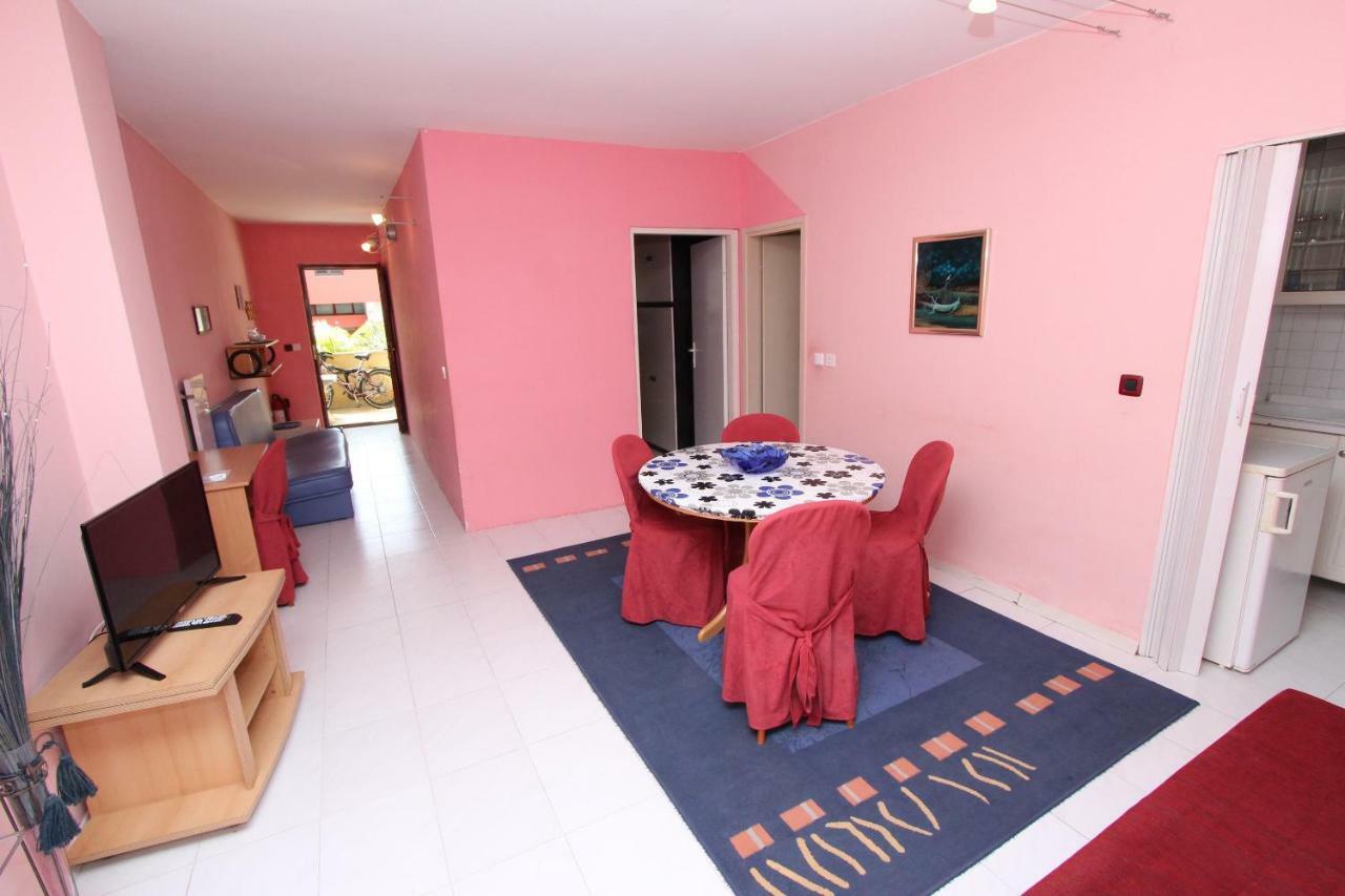 Apartments Lora روفينج المظهر الخارجي الصورة