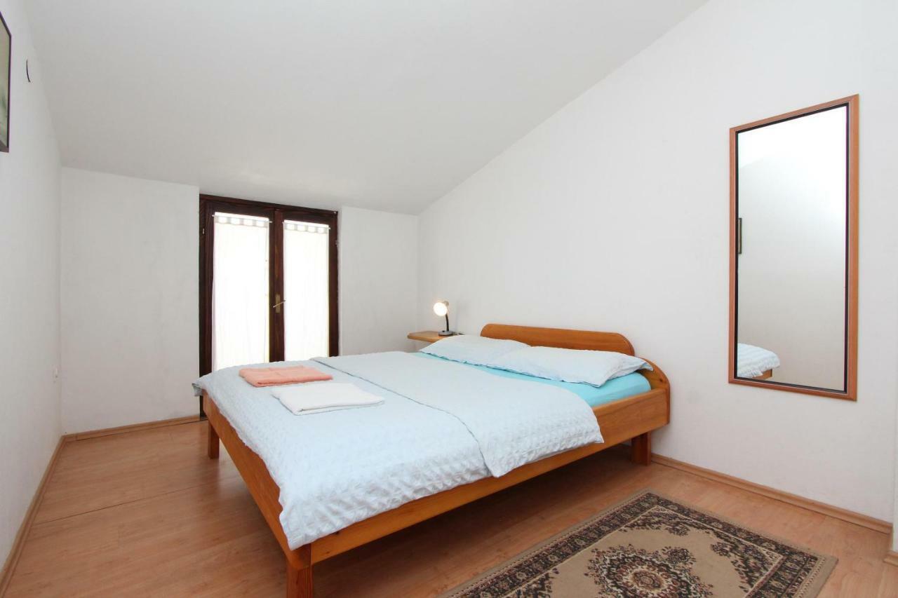 Apartments Lora روفينج المظهر الخارجي الصورة