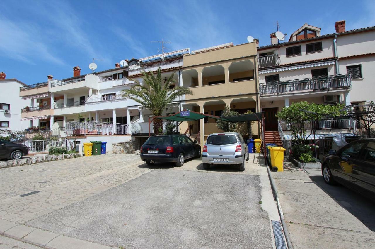 Apartments Lora روفينج المظهر الخارجي الصورة