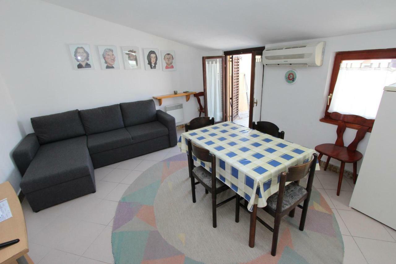 Apartments Lora روفينج المظهر الخارجي الصورة