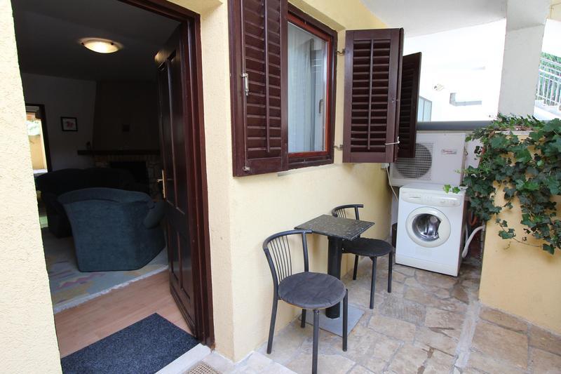Apartments Lora روفينج المظهر الخارجي الصورة